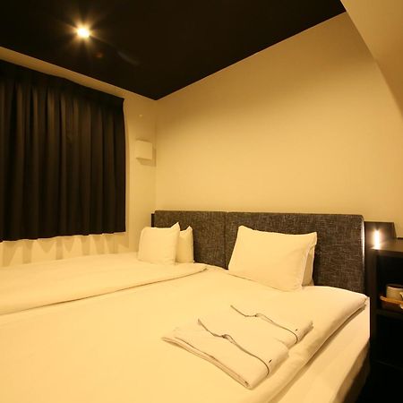 Hotel Trad Replay Osaka Exteriör bild
